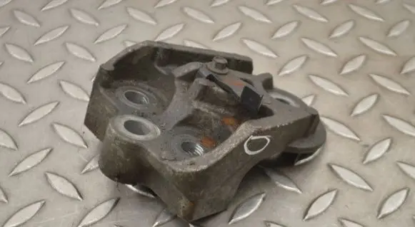 Ford Fiesta Engine mounting bracket