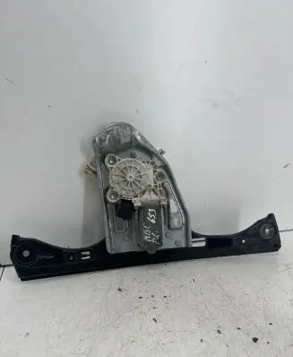 Mercedes-Benz C W203 Front door window regulator motor A2118201742 990595100 13112685