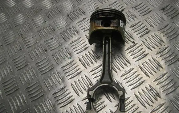 Ford Fiesta Piston with connecting rod BA6GAA BV747
