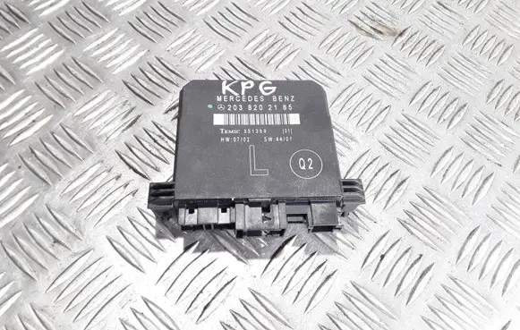 Mercedes-Benz C W203 Door control unit/module 2038202185