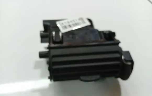 Mercedes-Benz C W203 Dash center air vent grill A2038300354