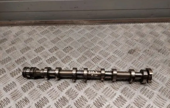 BMW 5 F10 F11 Camshaft 7629528
