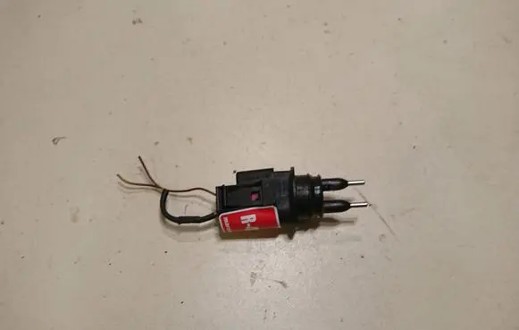 Volkswagen Golf V Windshield washer fluid level sensor 7m0919376