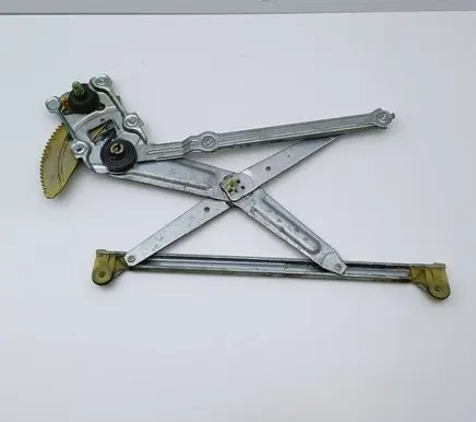 Toyota Starlet (P90) V Front door manual window regulator 