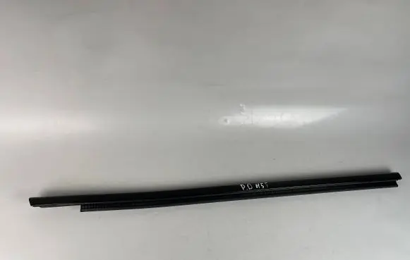 BMW i4 Front door glass trim molding 7482959