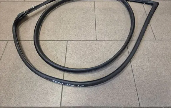KIA Ceed Front door rubber seal 