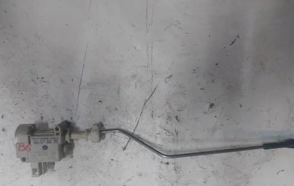Volkswagen PASSAT B6 Central locking motor 3B0959702A 3C0810773