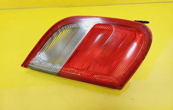 Tailgate rear/tail lights