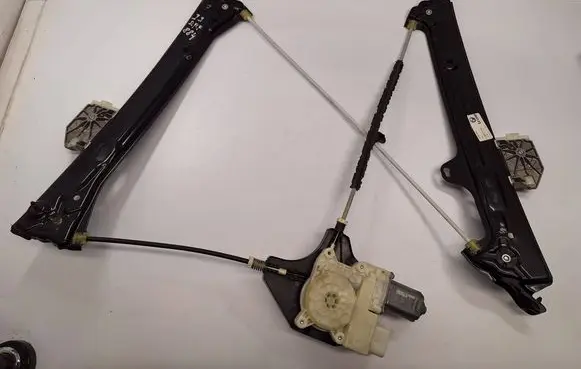 BMW i3 Front door window regulator with motor 7290858 51337352876