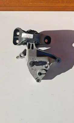 Renault Kadjar Engine mount bracket 112327345R A1S190D3