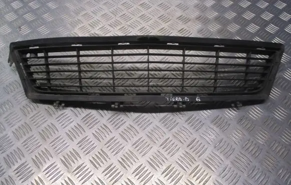Opel Tigra B Front bumper lower grill