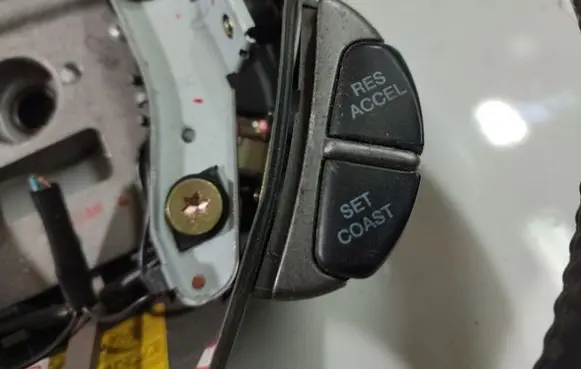 Hyundai Santa Fe Steering wheel buttons/switches 