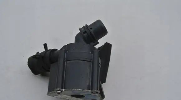 BMW X5M F85 Electric auxiliary coolant/water pump 9230232