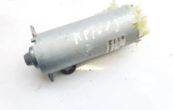 Volkswagen PASSAT B6 Seat adjustment motor 0130002532 198397-104