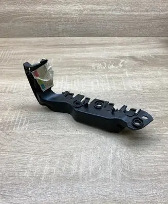 Audi A3 S3 8V Front bumper mounting bracket 8V5807184B