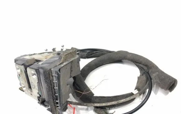 Nissan Juke I F15 Front door lock