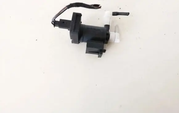 Mercedes-Benz C W203 Turbo solenoid valve a2038000178
