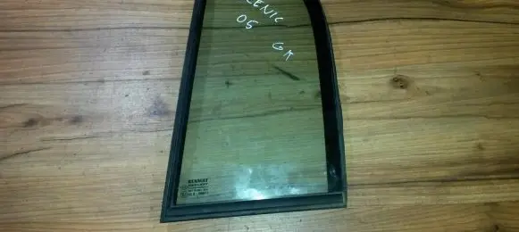Rear vent window glass