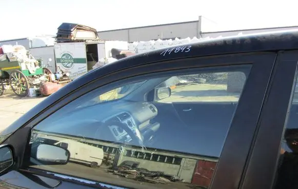 Honda Civic Front door window glass four-door 