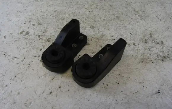 Opel Astra K Radiator mount bracket 13466590
