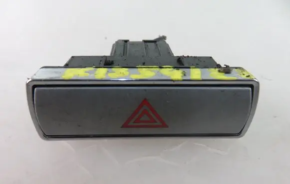 Ford Mondeo Mk III Hazard light switch 13A350AB