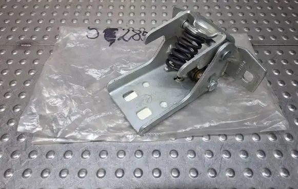 Dodge RAM 1500 DR Front door upper hinge 55075957AC