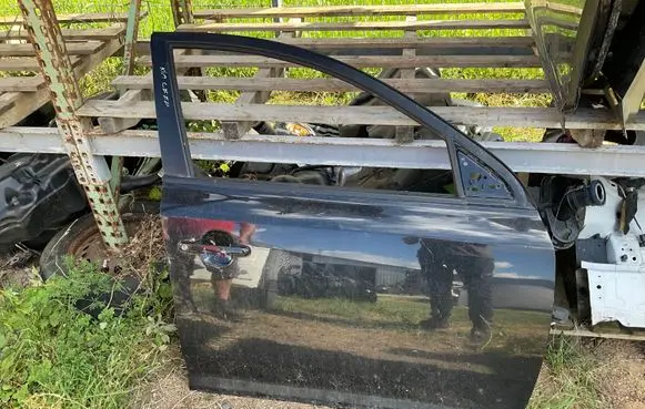 KIA Ceed Front door