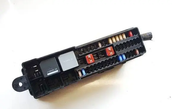 Volvo V40 Fuse box set AV6T14K131AC