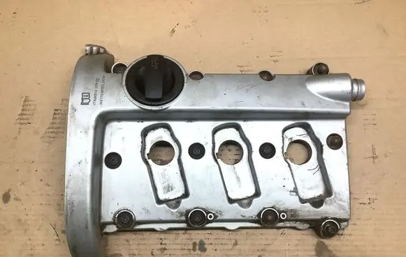 Audi A6 S6 C5 4B Rocker cam cover 06C103471