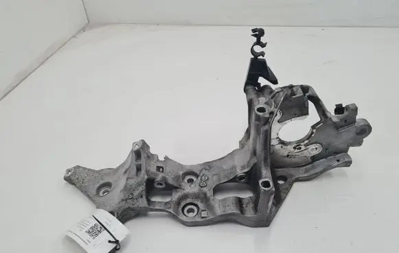 Audi A4 S4 B9 Generator/alternator bracket 04L903143B