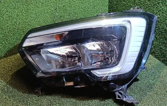 Renault Master III Headlight/headlamp 260602286R