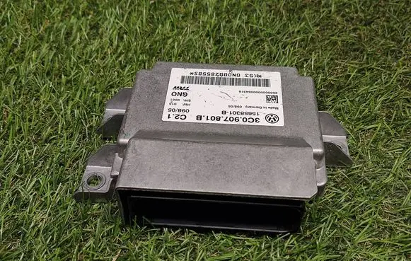 Volkswagen PASSAT B6 Hand brake control module 3C0907801B 15658301B KN00028558