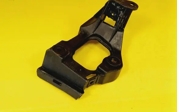 Audi A6 S6 C5 4B Front bumper mounting bracket 4B0853921A