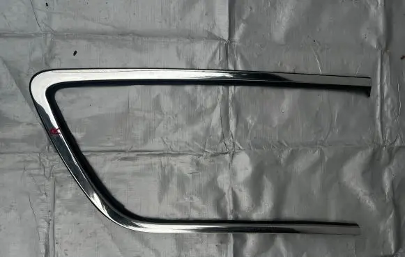 Chrysler Pacifica Rear side glass trim 