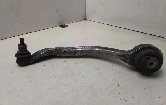 Volkswagen PASSAT B5.5 Front lower control arm/wishbone