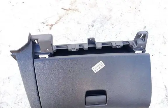 Chevrolet Cruze Glove box