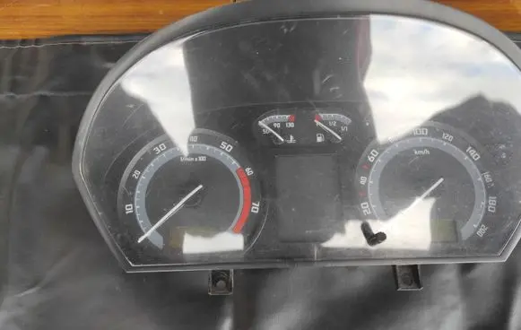 Skoda Fabia Mk1 (6Y) Speedometer (instrument cluster) 6Y920883M SKODA FABIA