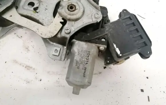 Toyota Yaris Front door window regulator motor 983712100 983712-100