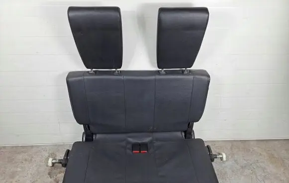 Mitsubishi Pajero Third row seats 
