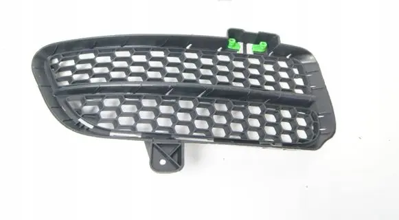 Volkswagen Touareg I Front bumper lower grill 7L6853666B
