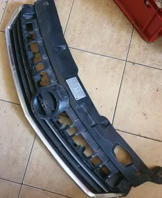 Opel Astra H Front grill 13225775 13225796