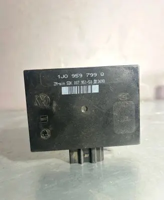 Volkswagen Golf IV Comfort/convenience module 1J0959799Q 5DK00795150