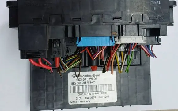 Mercedes-Benz C W203 SAM control unit 2035452901 5DK00848542