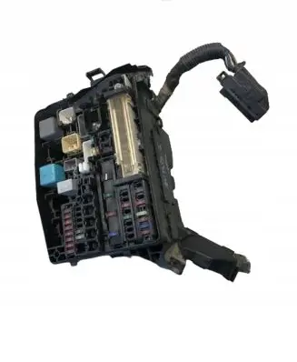 Toyota Auris 150 Relay mounting block 