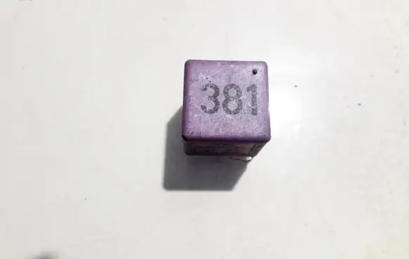 Volkswagen PASSAT B5 Other relay 899516000 431951253g