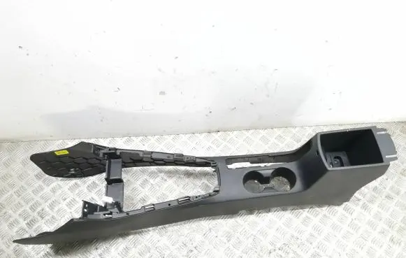 KIA Stonic Center console 84611H8800