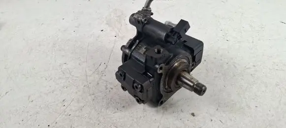 Volkswagen Touran II Fuel injection high pressure pump A2C53341464