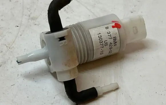Mini Cooper Hatch Hardtop Windscreen/windshield washer pump 8377429 13037710