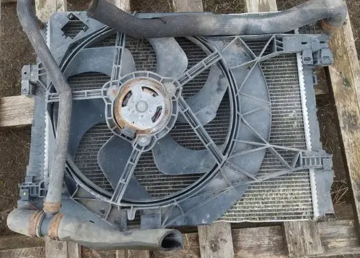 Renault Trafic II (X83) Coolant radiator 8200411166