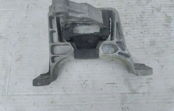 Mazda 3 I Engine mount bracket 8B4K39060020